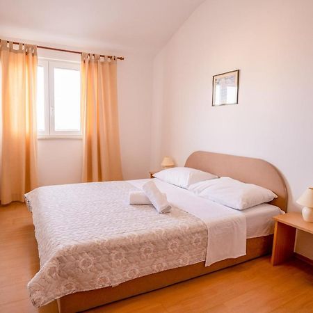 פריבלאקה Apartments Valentin מראה חיצוני תמונה