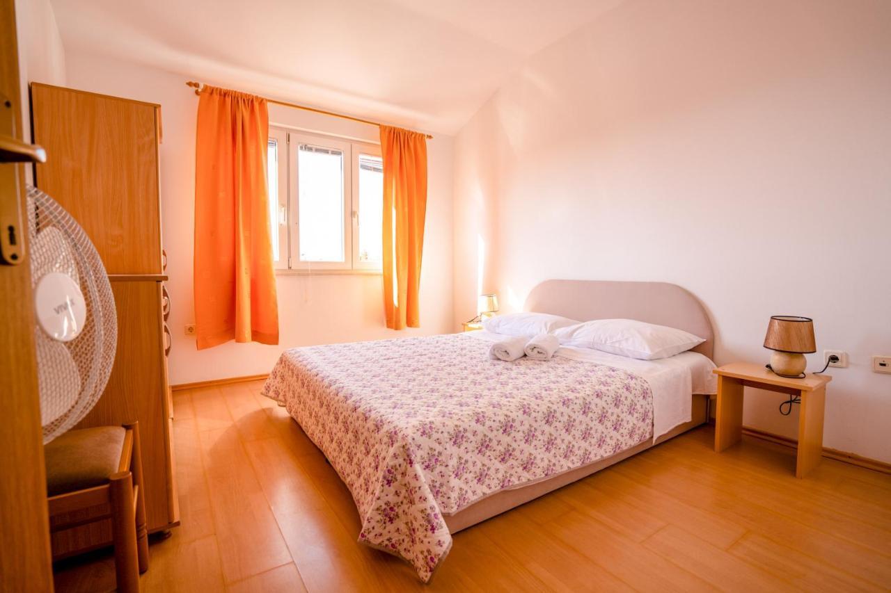 פריבלאקה Apartments Valentin מראה חיצוני תמונה