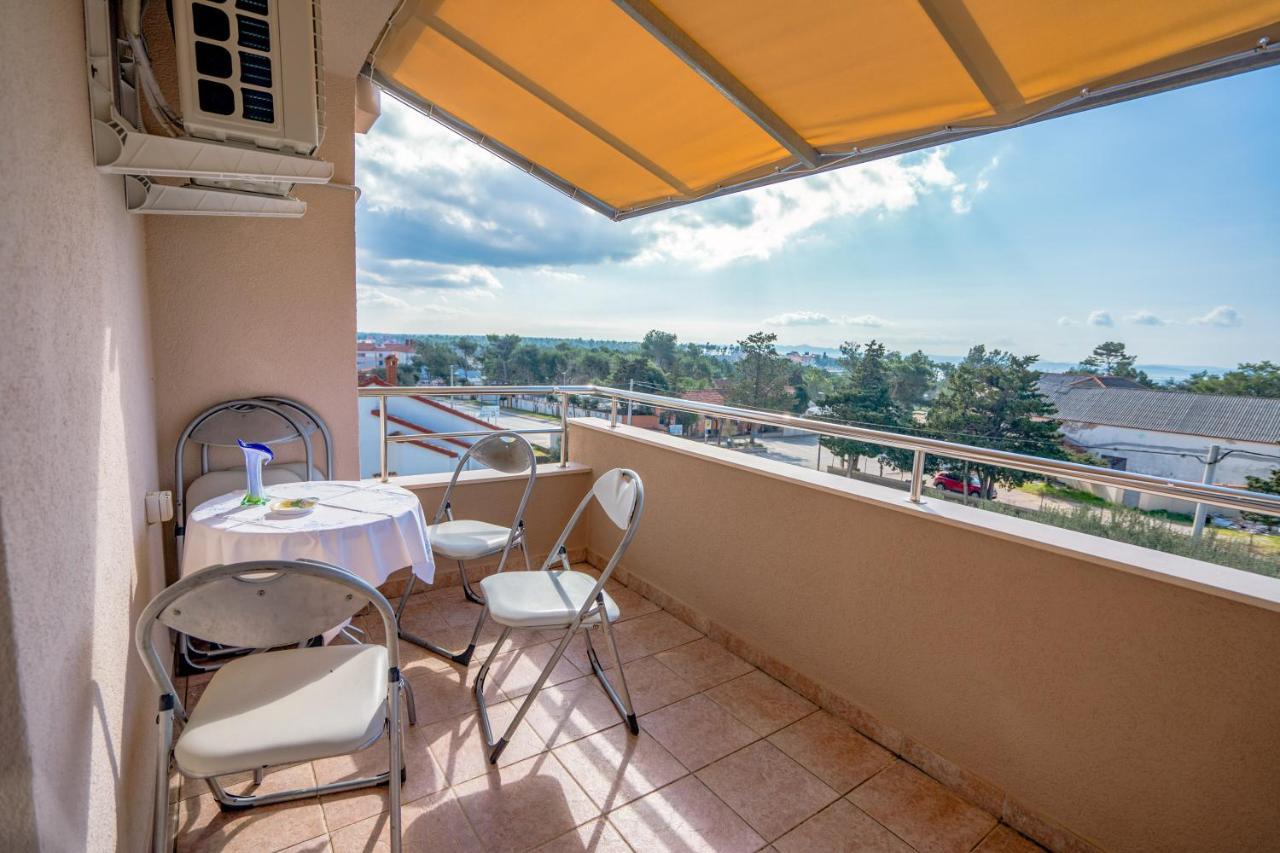 פריבלאקה Apartments Valentin מראה חיצוני תמונה