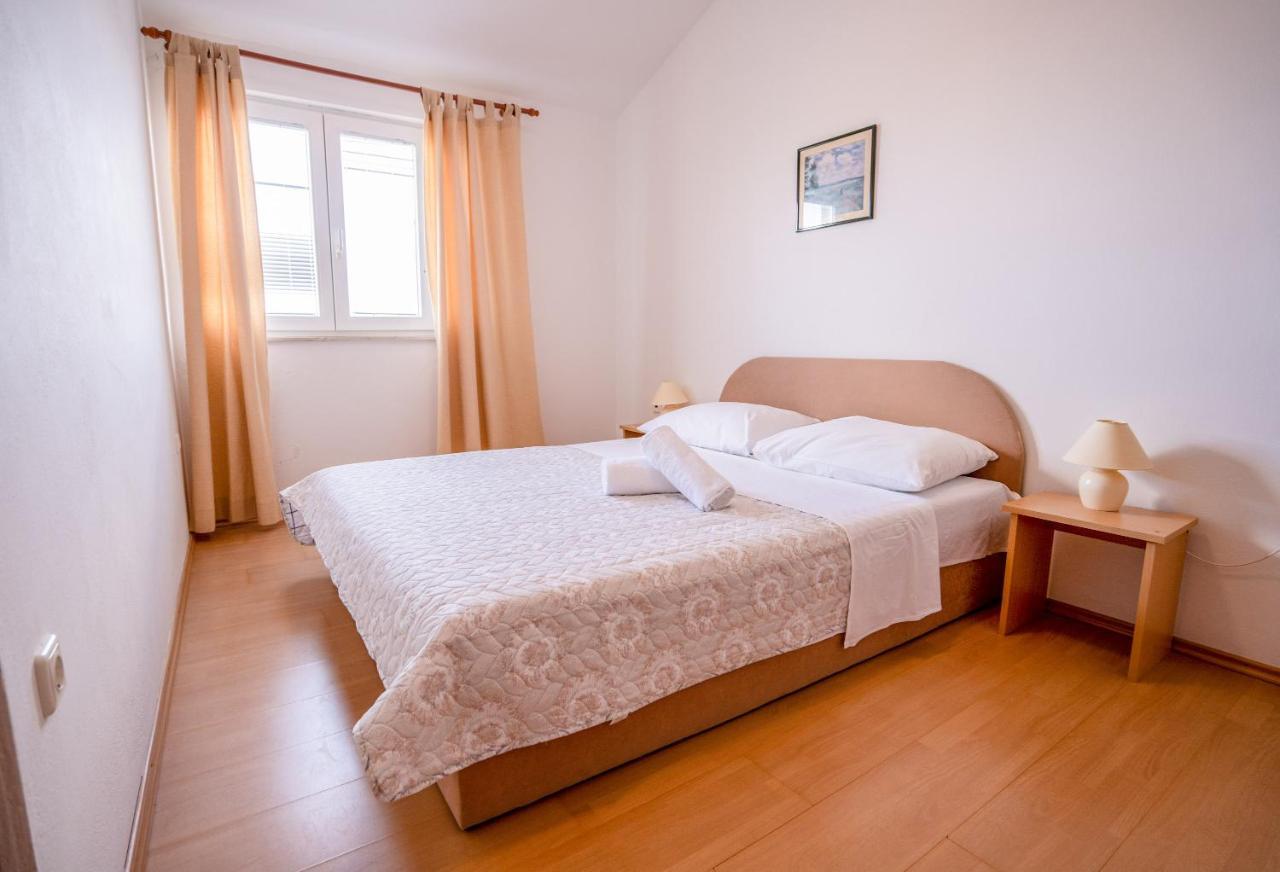 פריבלאקה Apartments Valentin מראה חיצוני תמונה