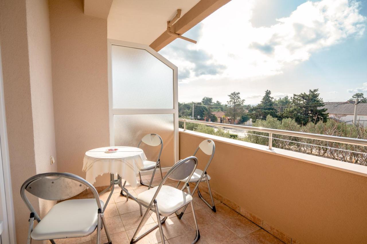 פריבלאקה Apartments Valentin מראה חיצוני תמונה